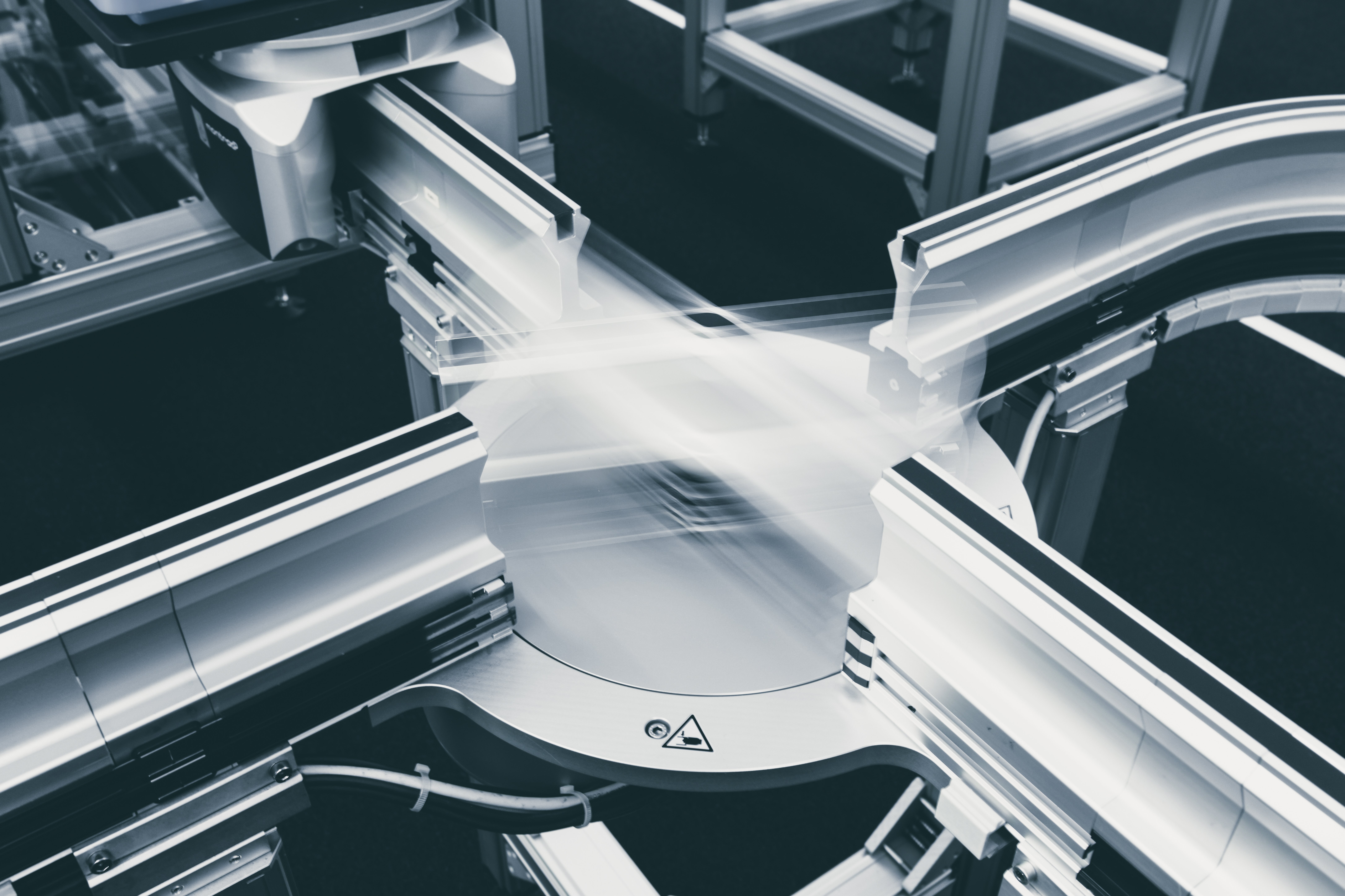 montratec_TracSwitch Crossing_Picture_montrac®_all_202507_1.jpg