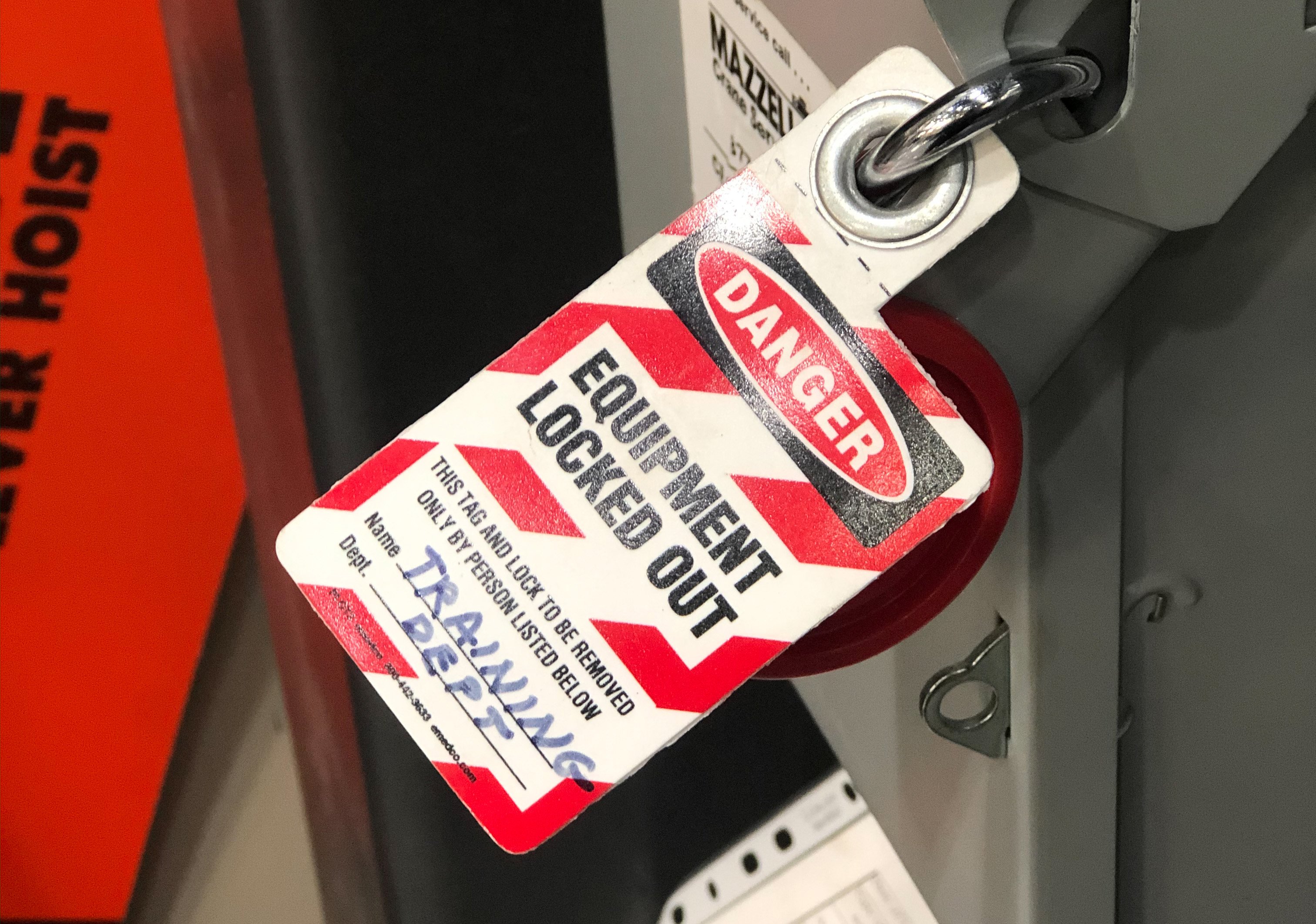 hoist-lockout-tag.jpg