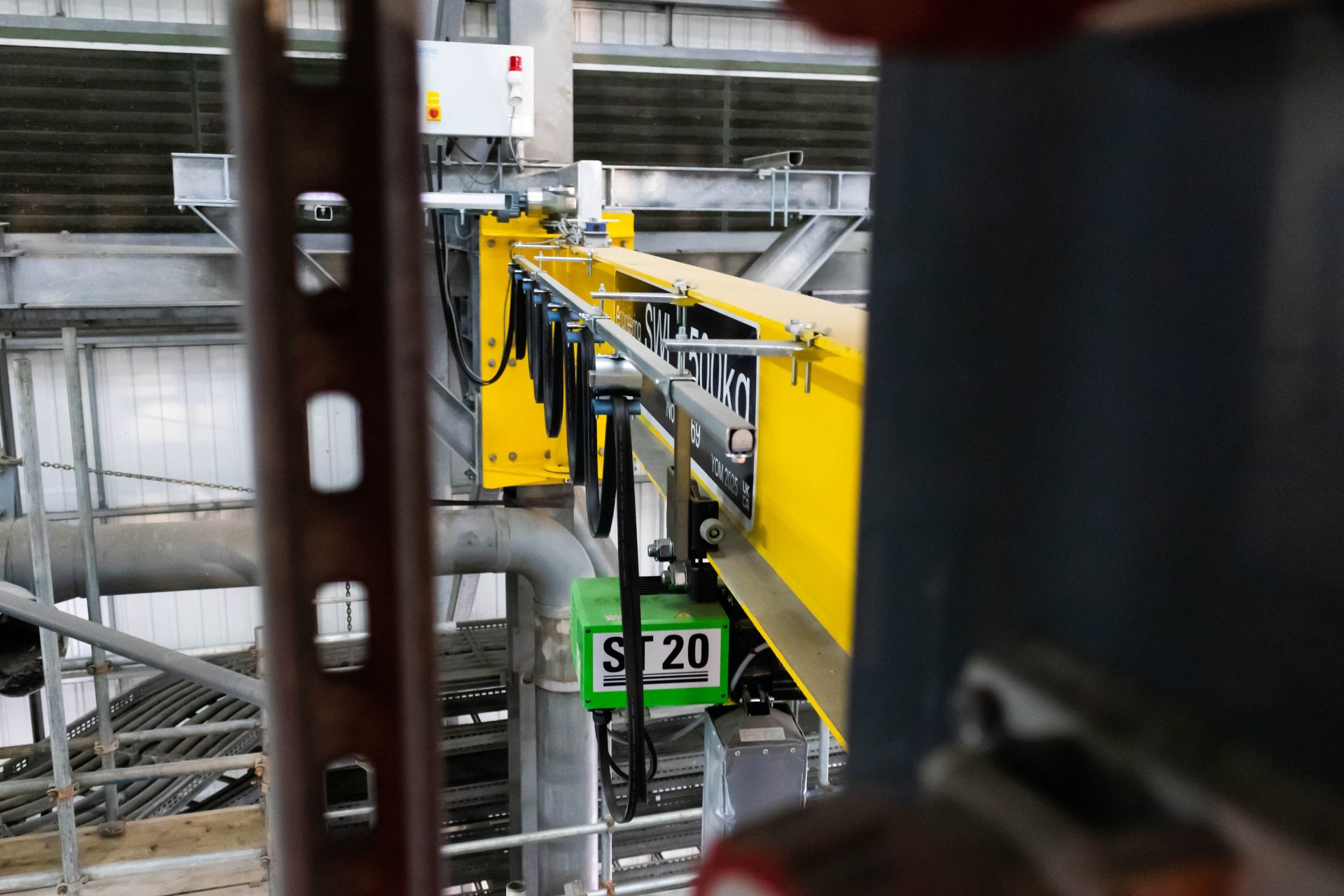 Bramley - Side view of Jib Crane looking across neatly organised cables running down the side of the crane.jpg